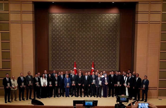 11-anadolu-medya-odulleri.webp