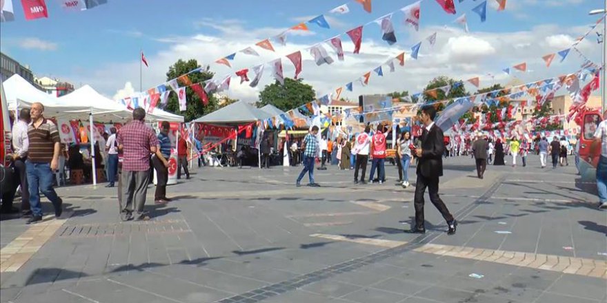 Seçimin kardeşlik meydanı