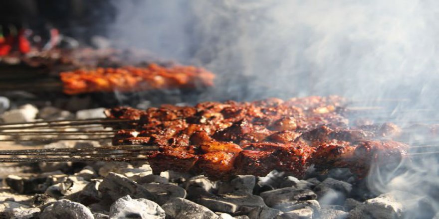 Üç öğün tüketilen ciğer kebabı ramazanda da ilgi görüyor