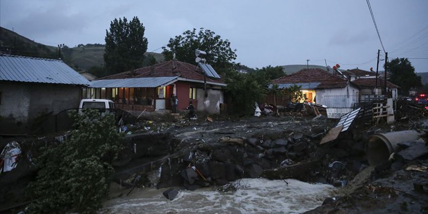 Başkentte kuvvetli sağanak: 3 kişi hayatını kaybetti