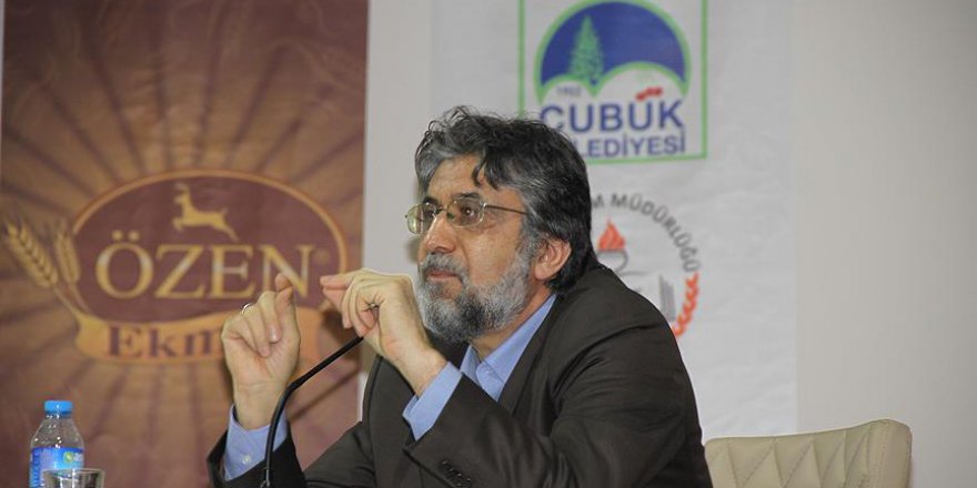 Şaşmayan pusula: Akif Emre