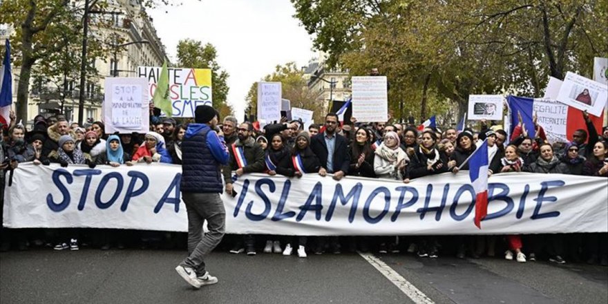 Paris'te İslamofobi karşıtı gösteri