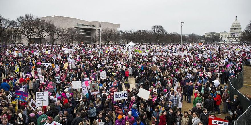 ABD'de kadınlar Trump'ı protesto için yürüdü