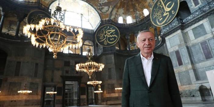 Cumhurbaşkanı Erdoğan Ayasofya Camisi'nde incelemelerde bulundu