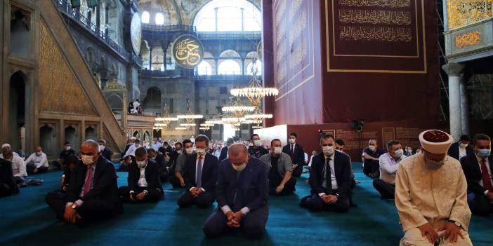 Ayasofya-i Kebir Cami-i Şerifi'nde cuma namazı hazırlıkları tamamlandı