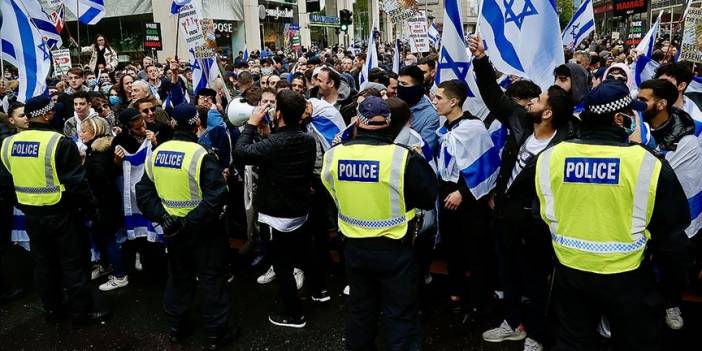 Londra polisi, İsrail destekçilerinin Filistin destekçilerine saldırmasını önledi