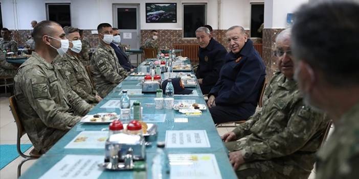 Cumhurbaşkanı Erdoğan'dan Mehmetçiğe iftar sürprizi