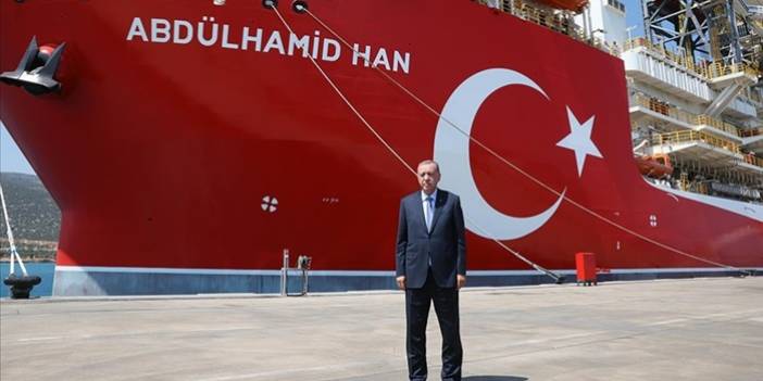 Abdülhamid Han Sondaj Gemisi ilk sondajı için demir alıyor