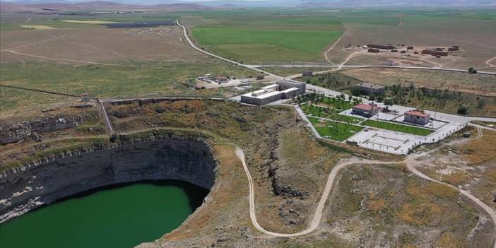 Konya'da restore edilen obruk gölü manzaralı 800 yıllık han ziyarete açılıyor