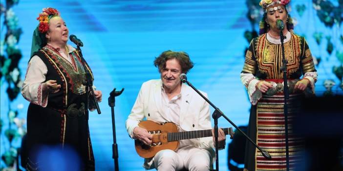 Ünlü sanatçı Goran Bregovic, "Türkiye Yüzyılı" şarkısına eşlik etti