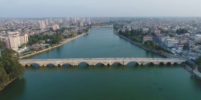 Adana'nın sembol noktaları ve kamu hizmet binaları görüntülendi