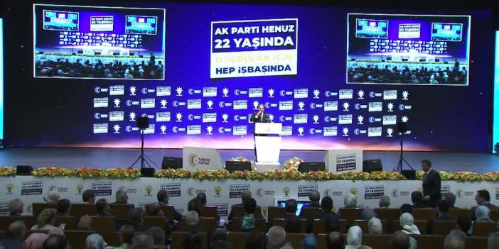 AK Parti 22. Kuruluş Yıldönümü Programında Özhan Eren ve Uğur Işılak şarkı söyledi