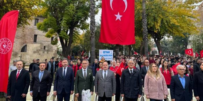 Adana'nın düşman işgalinden kurtuluşunun 102. yılı gençler eşliğinde coşkuyla kutlandı