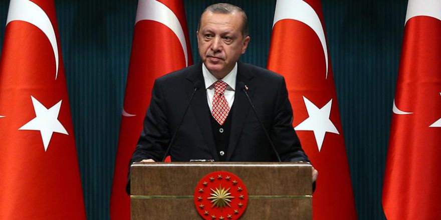 Cumhurbaşkanı Erdoğan: Haber peşinde koşmakla ihanete aracılık etmek tamamen farklı şeyler