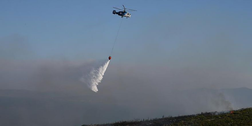 İzmir'de yangın söndürme helikopteri baraja düştü ​​​​​​​