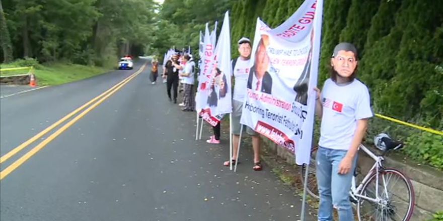 FETÖ protestosunu ABD polisi engelledi