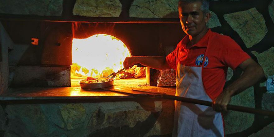 Yörüklerin asırlık lezzeti: Gömbe tepsi kebabı