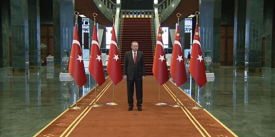 Cumhurbaşkanı Erdoğan, Cumhurbaşkanlığı Külliyesi'nde tebrikleri kabul etti