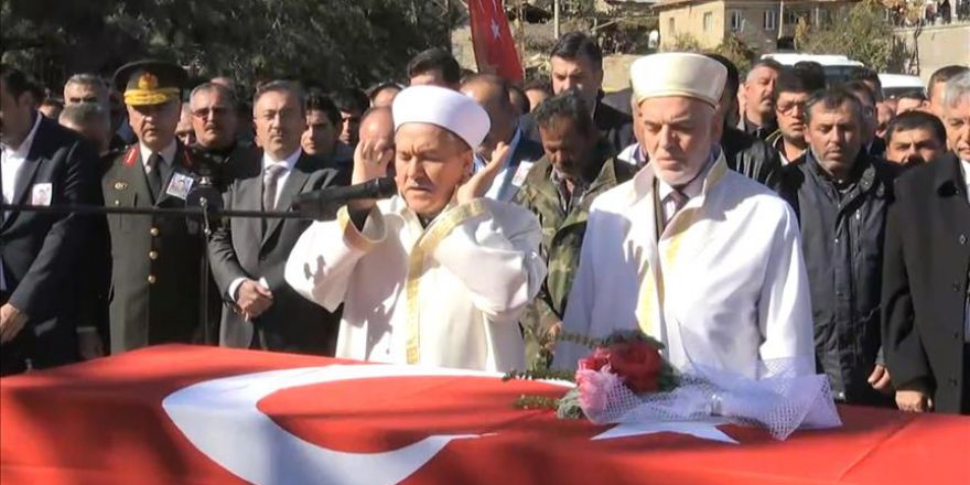 Hakkari şehitleri son yolculuklarına uğurlanıyor